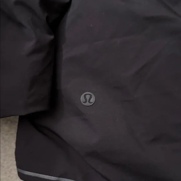 lululemon athletica Men's Black Puffer Jacket - Picture 3 of 7